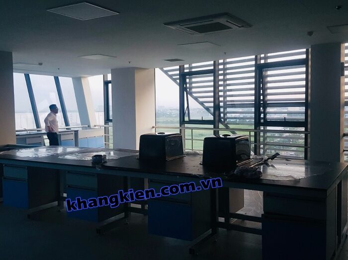Bán thí nghiệm áp tường đẹp